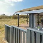 Three-bedroom In Holiday home *