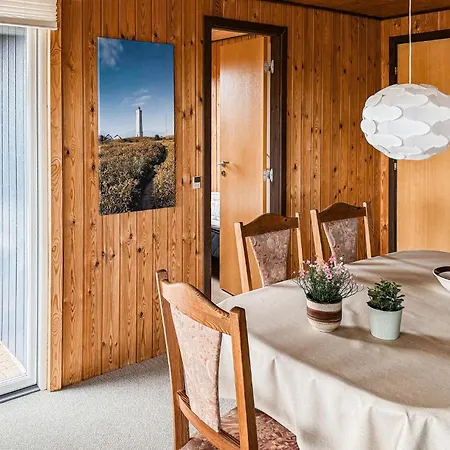 Three-bedroom In Hébergement de vacances