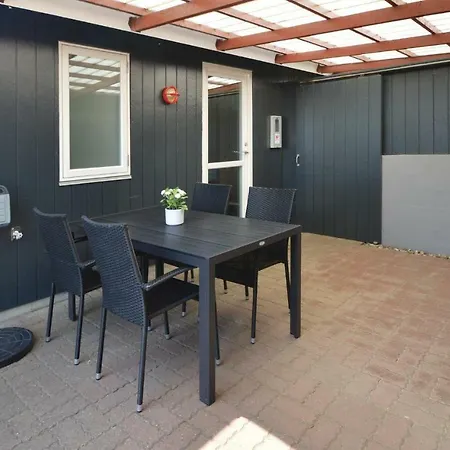بيت للعطل Three-bedroom In Blåvand