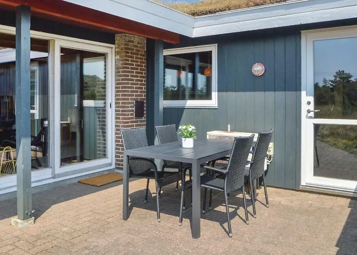 Semesterbostad Three-bedroom In *